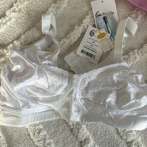 5 Trulife Breast Care Bras 42C.  NWT
